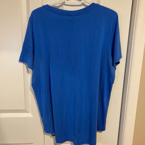 Aritzia The Group Babaton Loose Fit V-neck Blue Short Sleeve T-shirt, Size XL - Picture 3 of 5